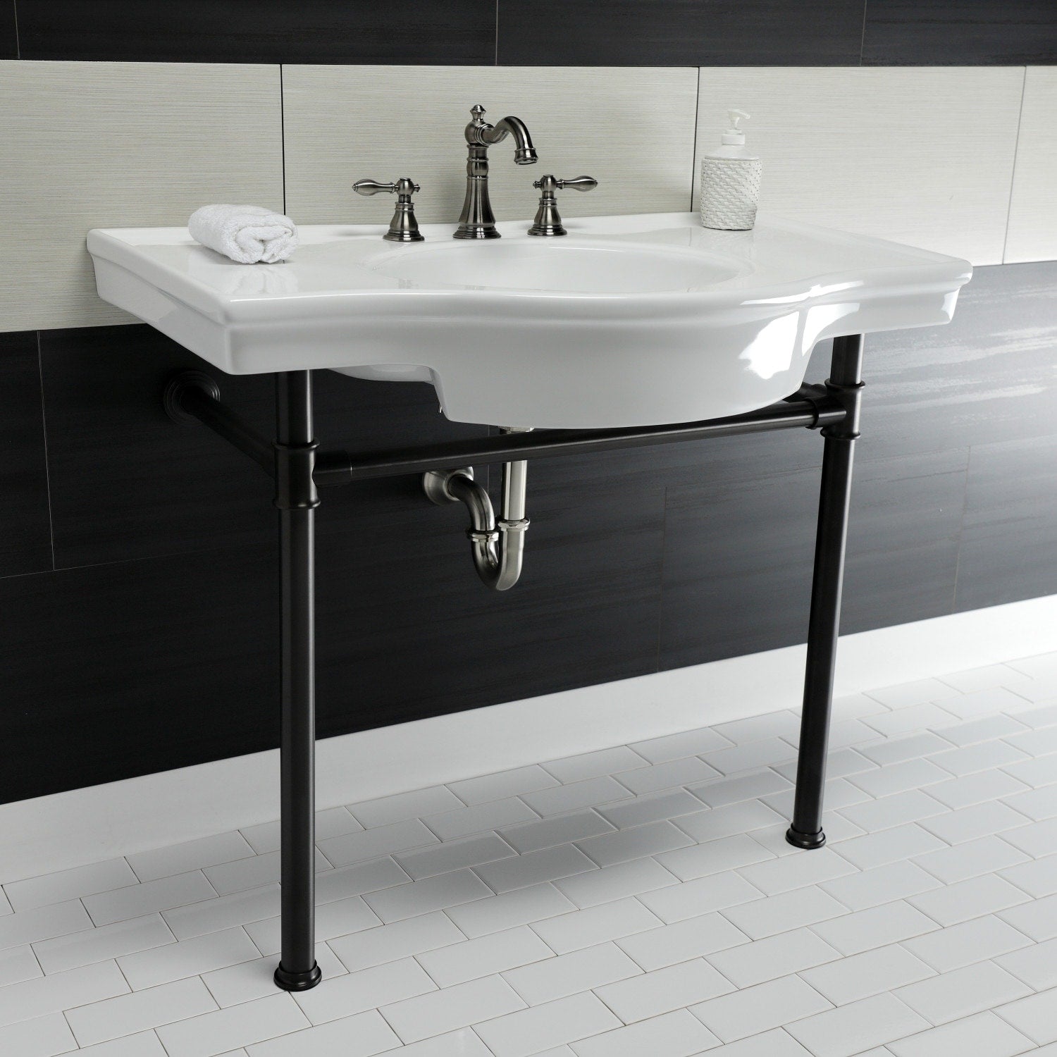 American Classic Widespread Bathroom Faucet