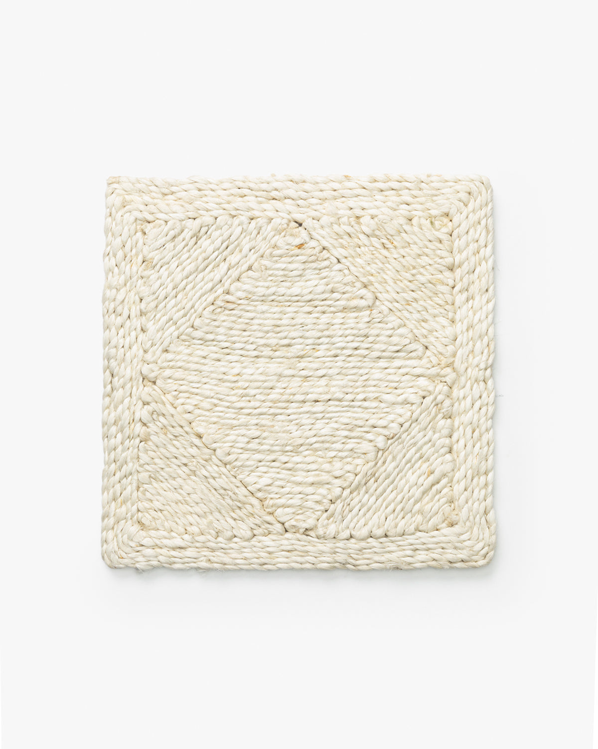 Échantillon de tapis en jute blanchi tressé en diamant