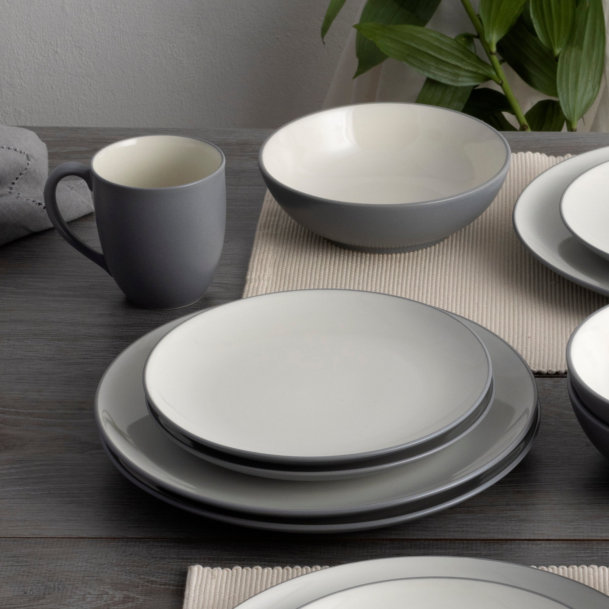 Noritake Colorwave 16-Piece Coupe Dinnerware Set, Service For 4