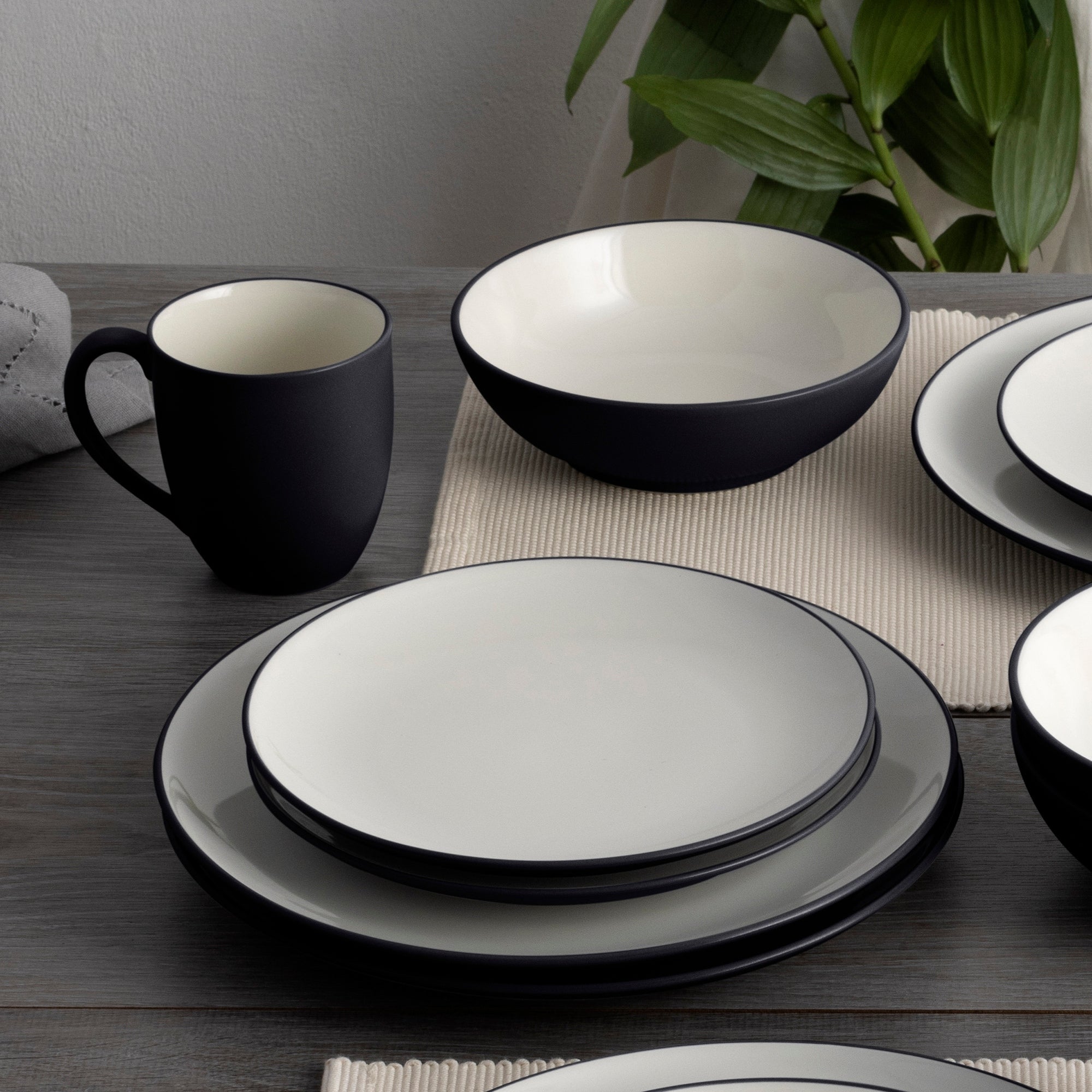 Noritake Colorwave 16-Piece Coupe Dinnerware Set, Service For 4