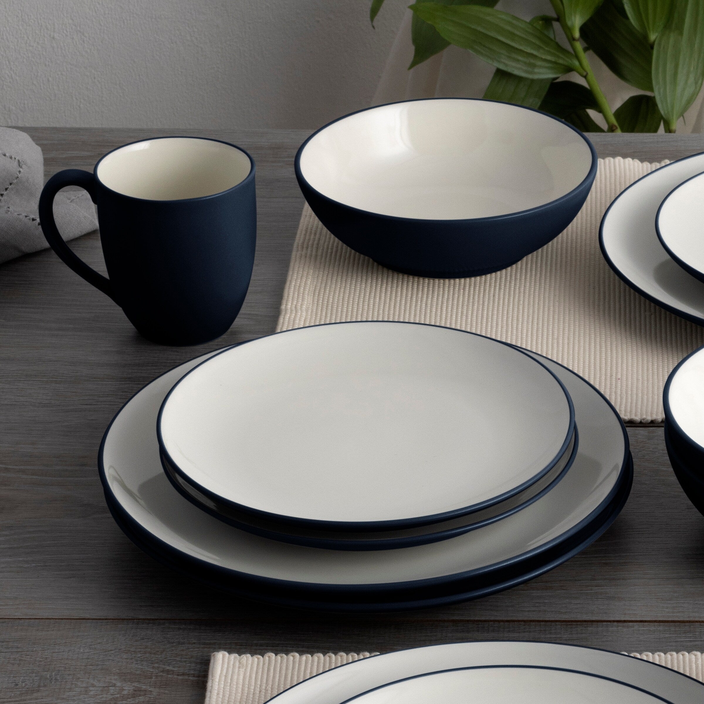 Noritake Colorwave 16-Piece Coupe Dinnerware Set, Service For 4